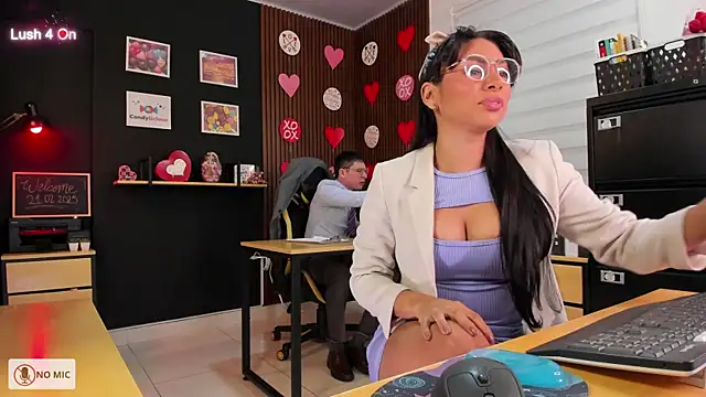 Office Naughty Girl online show from February 21, 2025, 10:15 pm