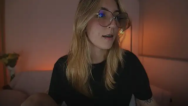Snapshot of Dakotaa_ chatting on September 21, 2025, 4:14 am Dakotaa  online show from September 21, 2025, 4:14 am
