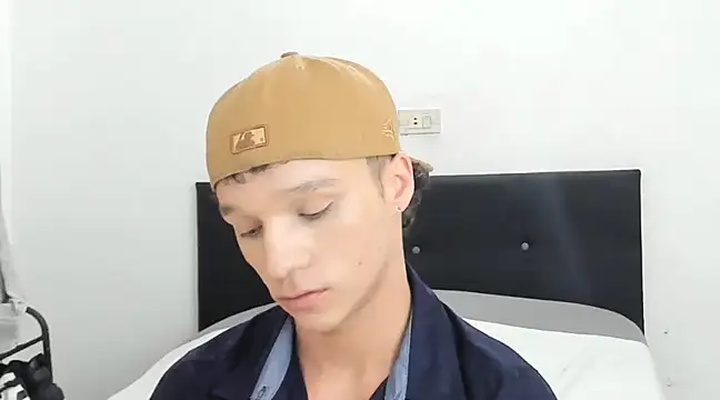 angelcortes online show from December 31, 2024, 2:14 pm