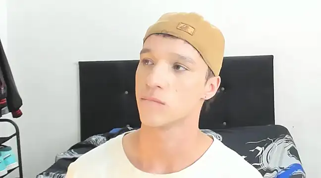 angelcortes online show from January 16, 2025, 2:08 pm