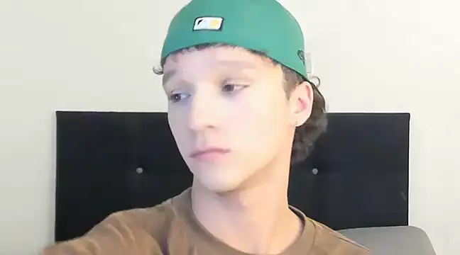 angelcortes online show from January 30, 2025, 11:33 am