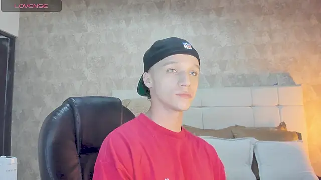 angelcortes online show from January 14, 2026, 9:52 pm