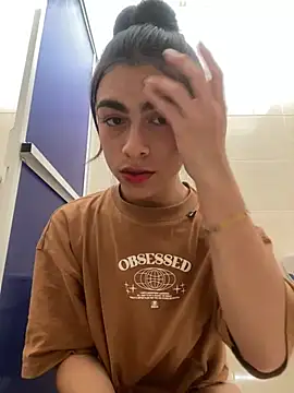 valendoll online show from January 29, 2025, 10:11 pm