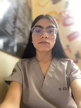 valendoll online show from October 25, 2025, 6:02 pm