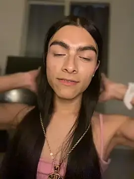 valendoll online show from November 10, 2025, 6:12 am