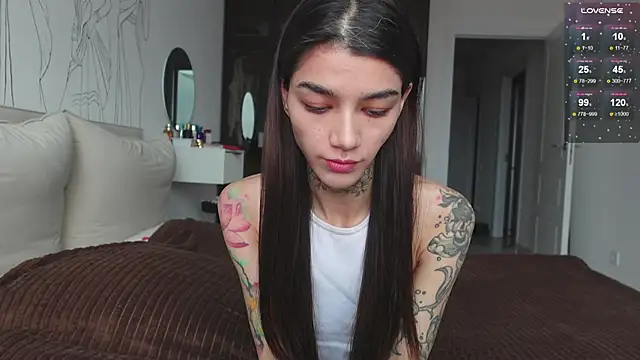 vinkitinkii online show from November 4, 2025, 7:18 am