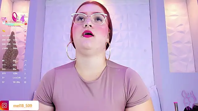 Snapshot of MelanieKlaus chatting on November 6, 2025, 11:33 am MelanieKlaus online show from November 6, 2025, 11:33 am