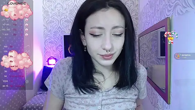 lili hott63 online show from December 26, 2024, 3:31 pm