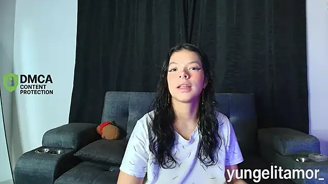 yungelitamor  online show from October 6, 2025, 5:05 am