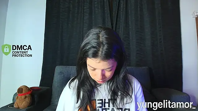 Snapshot of yungelitamor_ chatting on October 30, 2025, 5:42 am yungelitamor online show from October 30, 2025, 5:42 am