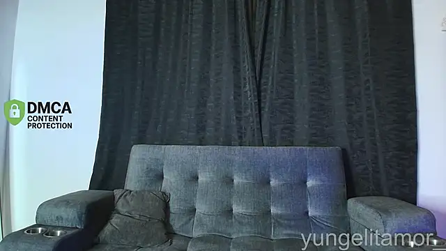 Snapshot of yungelitamor_ chatting on November 4, 2025, 6:01 am yungelitamor online show from November 4, 2025, 6:01 am