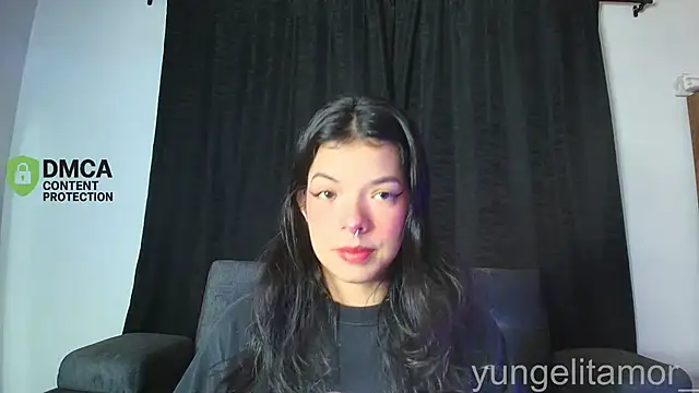 Snapshot of yungelitamor_ chatting on November 17, 2025, 5:02 am yungelitamor online show from November 17, 2025, 5:02 am
