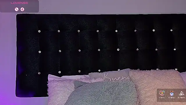 Snapshot of charlotteeruss chatting on December 27, 2024, 12:07 am charlotteeruss online show from December 27, 2024, 12:07 am