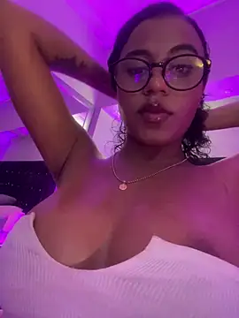 Snapshot of charlotteeruss chatting on January 11, 2025, 8:22 am charlotteeruss online show from January 11, 2025, 8:22 am