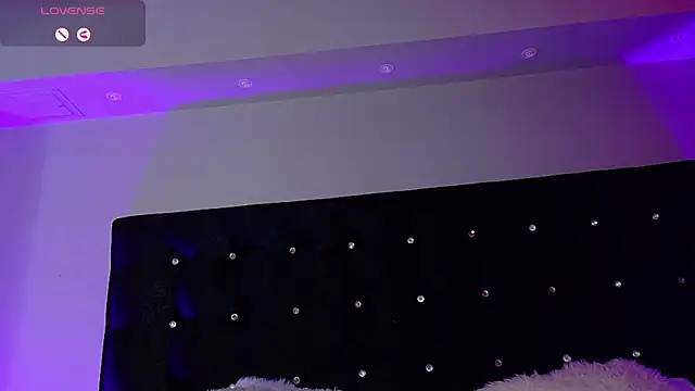 Snapshot of charlotteeruss chatting on February 9, 2025, 9:17 pm charlotteeruss online show from February 9, 2025, 9:17 pm