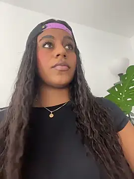 charlotteeruss online show from February 21, 2026, 6:20 pm