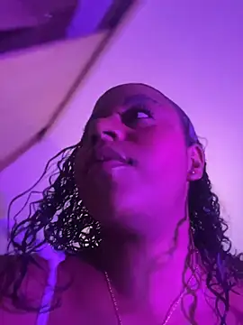 charlotteeruss online show from July 23, 2026, 1:19 am
