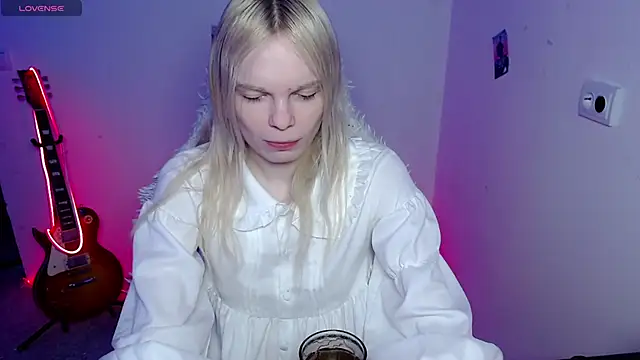 Snapshot of Emily_Nyaffee chatting on March 7, 2026, 10:18 pm Emily Nyaffee online show from March 7, 2026, 10:18 pm