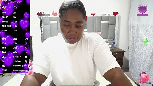 thickebonymilfF online show from September 30, 2025, 3:33 am