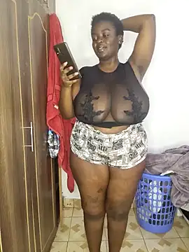 Snapshot of hornycreamybabe chatting on December 2, 2024, 9:24 am hornycreamybabe online show from December 2, 2024, 9:24 am