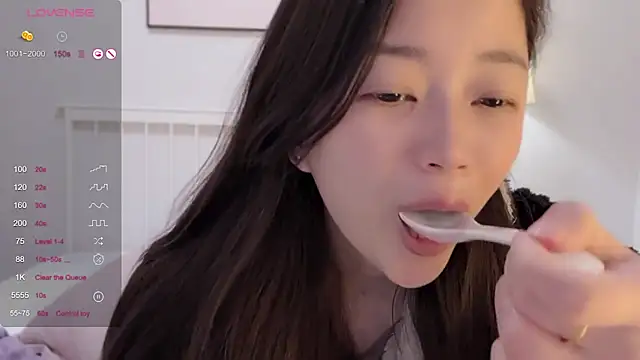 A-xena online show from March 2, 2025, 1:04 am