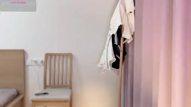 A-xena online show from September 9, 2025, 2:00 am