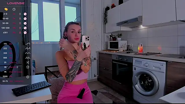 Snapshot of MissLovex chatting on February 4, 2025, 3:00 am MissLovex online show from February 4, 2025, 3:00 am