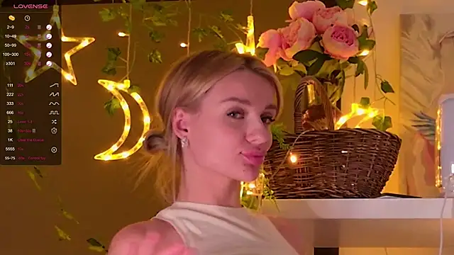 Snapshot of MissLovex chatting on March 11, 2025, 5:02 pm MissLovex online show from March 11, 2025, 5:02 pm