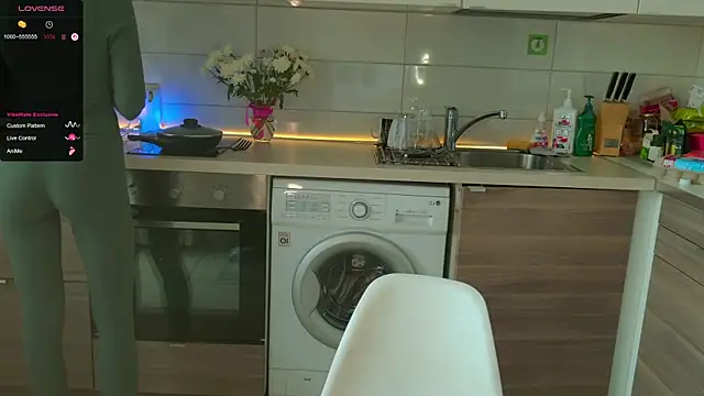 Snapshot of MissLovex chatting on September 10, 2025, 2:22 am MissLovex online show from September 10, 2025, 2:22 am