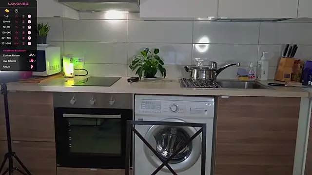 Snapshot of MissLovex chatting on September 29, 2025, 3:28 pm MissLovex online show from September 29, 2025, 3:28 pm