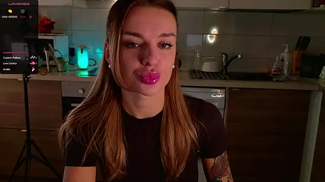 Snapshot of MissLovex chatting on October 15, 2025, 2:55 am MissLovex online show from October 15, 2025, 2:55 am