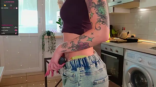 Snapshot of MissLovex chatting on February 20, 2026, 5:48 am MissLovex online show from February 20, 2026, 5:48 am