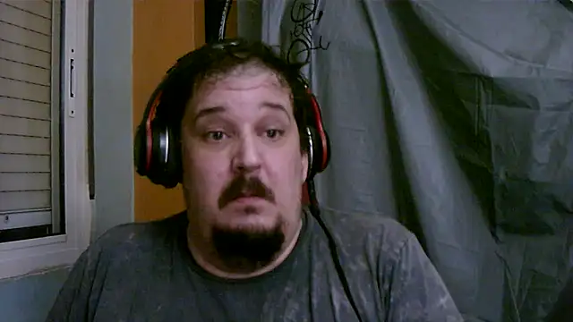 Snapshot of porkorossy chatting on October 4, 2025, 8:18 pm porkorossy online show from October 4, 2025, 8:18 pm