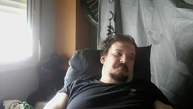 Snapshot of porkorossy chatting on October 15, 2025, 7:30 am porkorossy online show from October 15, 2025, 7:30 am