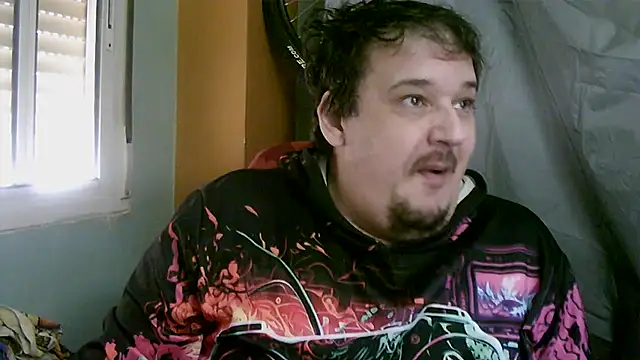 porkorossy online show from October 28, 2025, 9:57 am