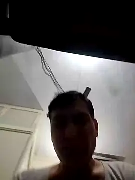 Snapshot of ZIMMY25 chatting on November 7, 2025, 4:29 pm ZIMMY25 online show from November 7, 2025, 4:29 pm