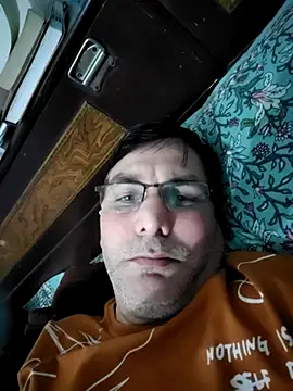 Snapshot of ZIMMY25 chatting on November 19, 2025, 7:36 pm ZIMMY25 online show from November 19, 2025, 7:36 pm