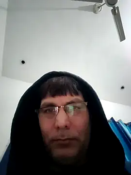 Snapshot of ZIMMY25 chatting on December 3, 2025, 4:38 pm ZIMMY25 online show from December 3, 2025, 4:38 pm