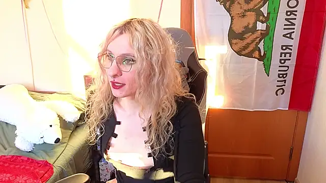 Lori Myaf online show from February 14, 2026, 1:30 pm