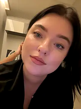 Angela Fosterr online show from November 27, 2025, 7:27 pm