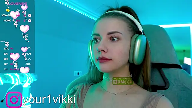 Snapshot of Vikki_Cheese chatting on January 9, 2025, 12:03 am Vikki Cheese online show from January 9, 2025, 12:03 am