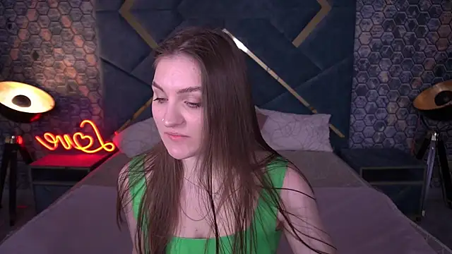 EmmyCharmm online show from February 25, 2026, 7:07 am