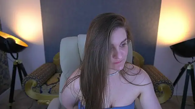 Snapshot of EmmyCharmm chatting on June 14, 2026, 5:42 am EmmyCharmm online show from June 14, 2026, 5:42 am