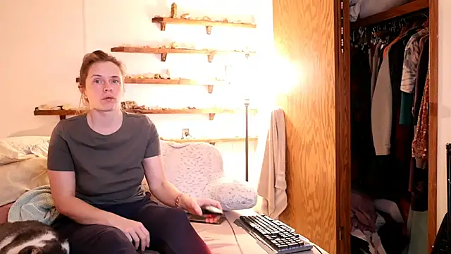 xxpixeyxx online show from April 16, 2026, 2:07 pm