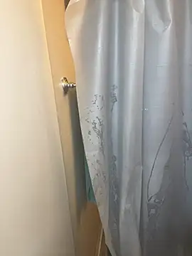 demonslayerr999 online show from February 7, 2025, 4:46 pm