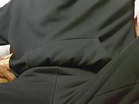 wirytynum online show from November 26, 2025, 2:40 pm