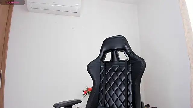 amara falcon online show from November 21, 2025, 2:27 pm