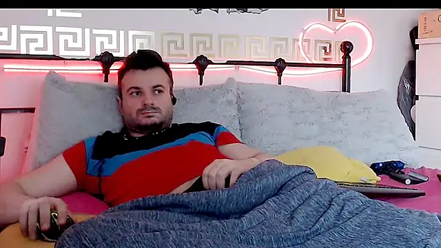 Snapshot of erotico69xxx chatting on September 16, 2025, 12:17 pm erotico69xxx online show from September 16, 2025, 12:17 pm