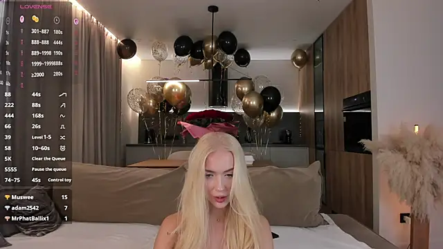 Snapshot of eva_m1racle_ chatting on October 22, 2025, 8:41 pm eva m1racle online show from October 22, 2025, 8:41 pm