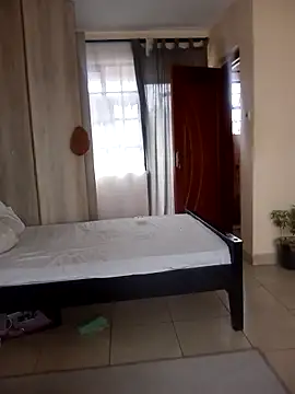 skiihot online show from April 10, 2026, 5:45 am